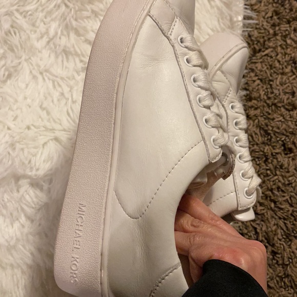 MICHAEL KORS WOMENS LEATHER SNEAKERS COLOR WHITE 6 - Picture 9 of 16